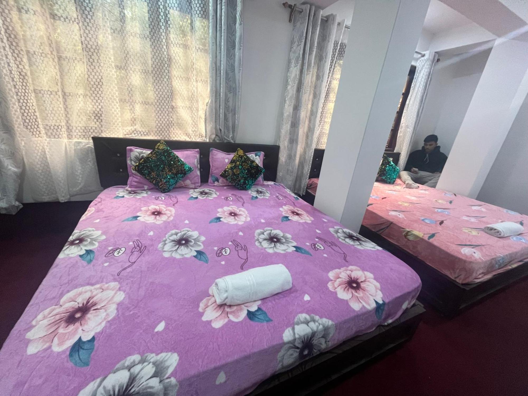 דרג'ילינג Shalom Inn Home Stay מראה חיצוני תמונה